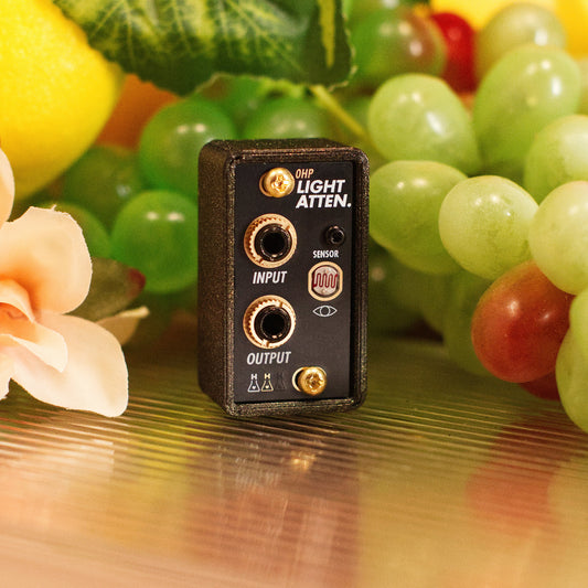Light Attenuator - 0hp / 1U 4hp - Passive light-based modulation utility