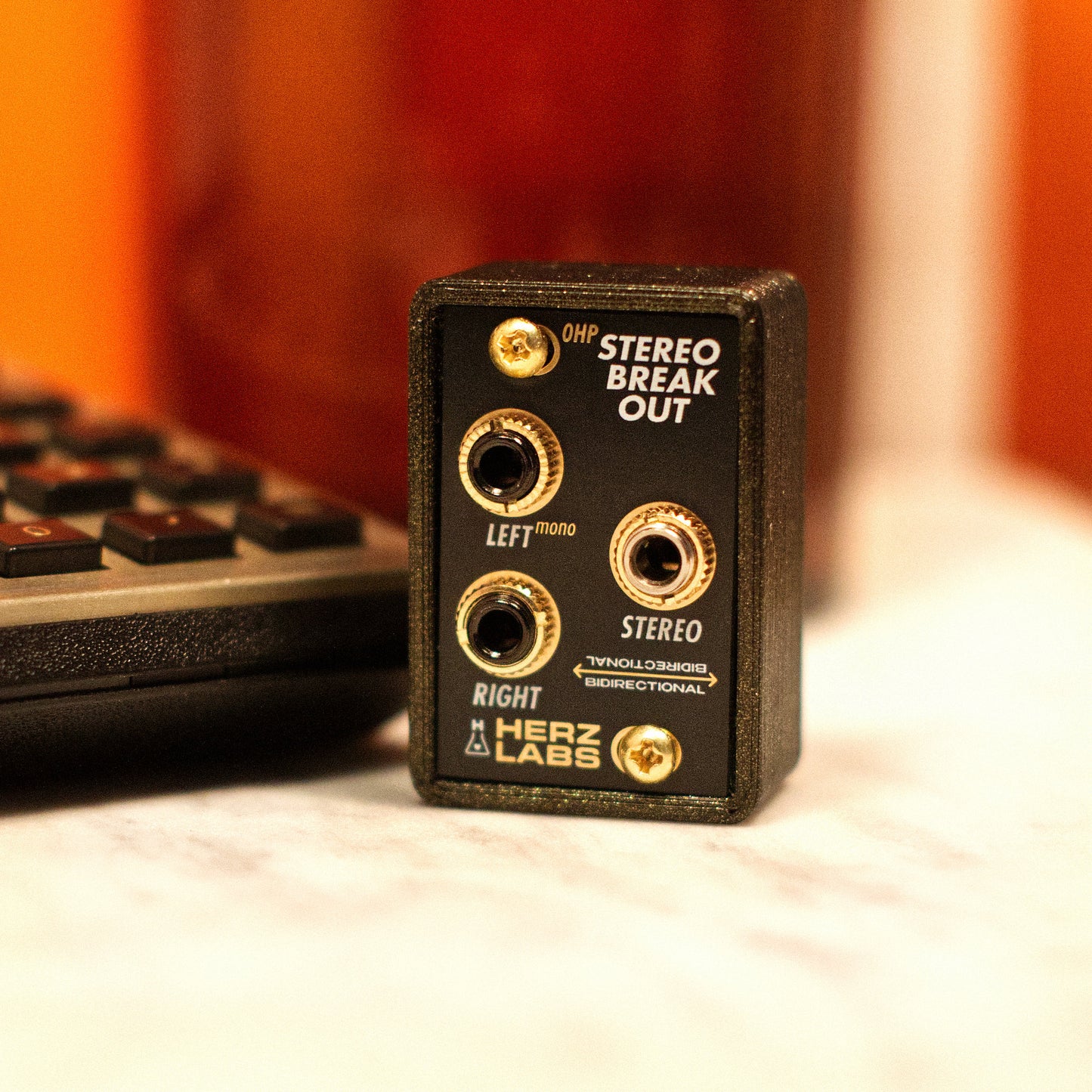 Stereo Breakout - 0hp / 1U - Passive bidirectional stereo adapter