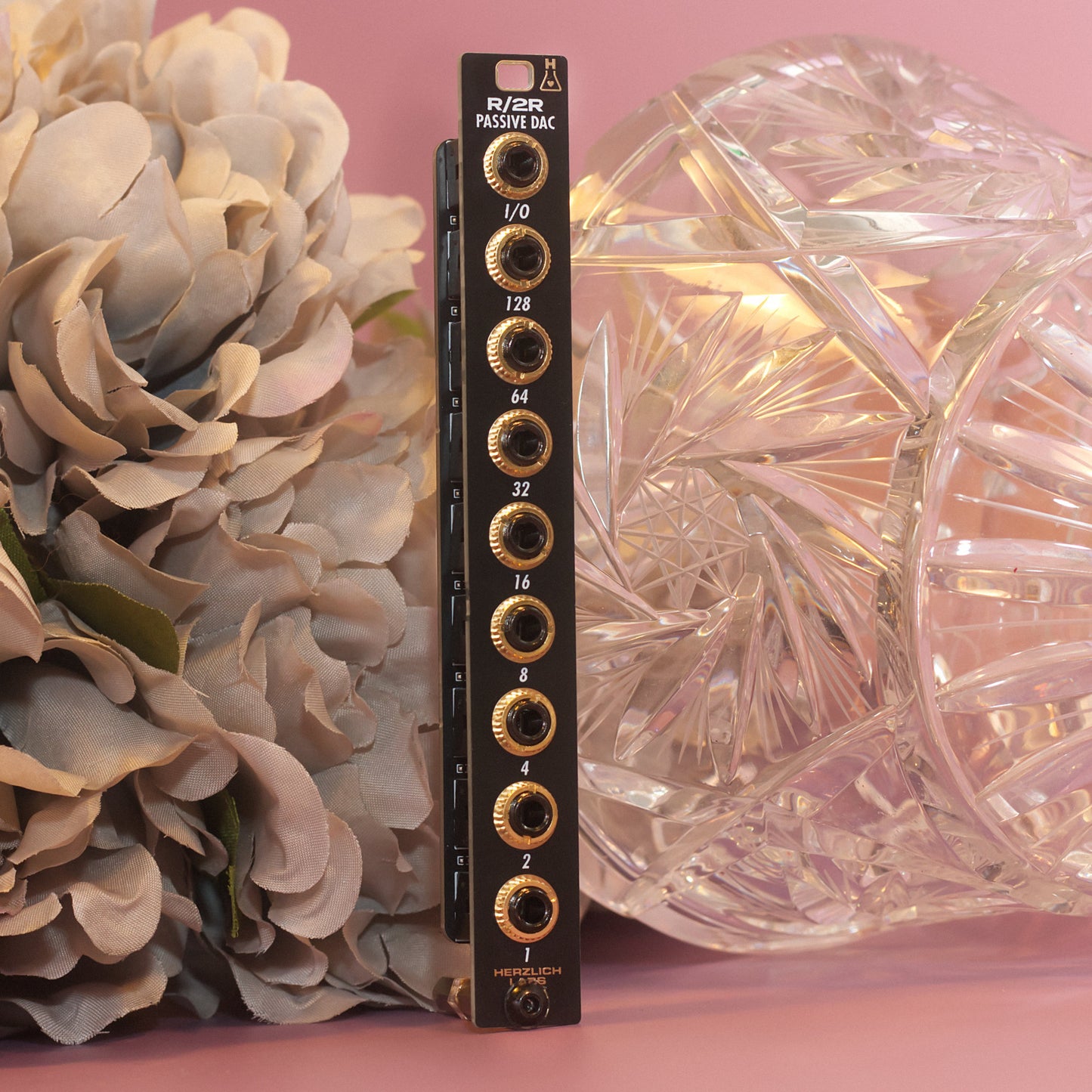 R2R - 3hp - Passive 8-bit ladder DAC