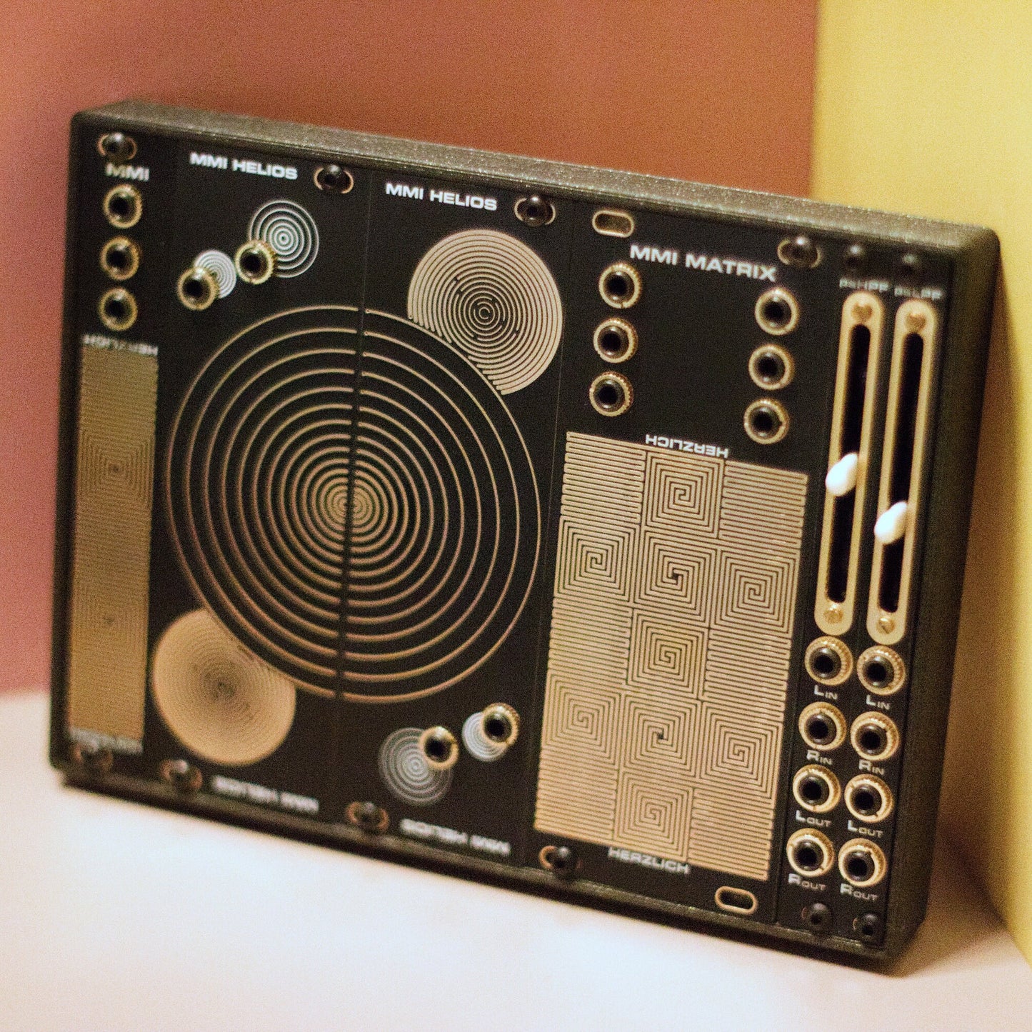 MMI Titan - standalone gesture, touch and pressure controller with passive filters for Eurorack and modular synthesizers in 32hp
