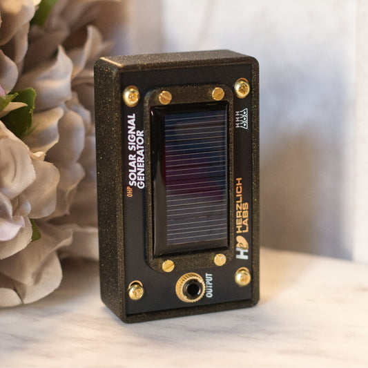 Solar Signal Generator - 0hp / 14hp 1U - Photovoltaic CV generator