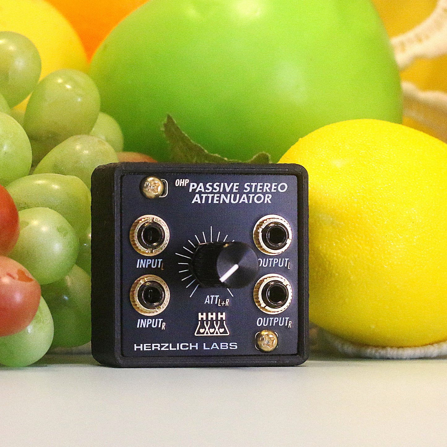 Passive Stereo Attenuator - 0hp / 1U 8hp - linear attenuation utility