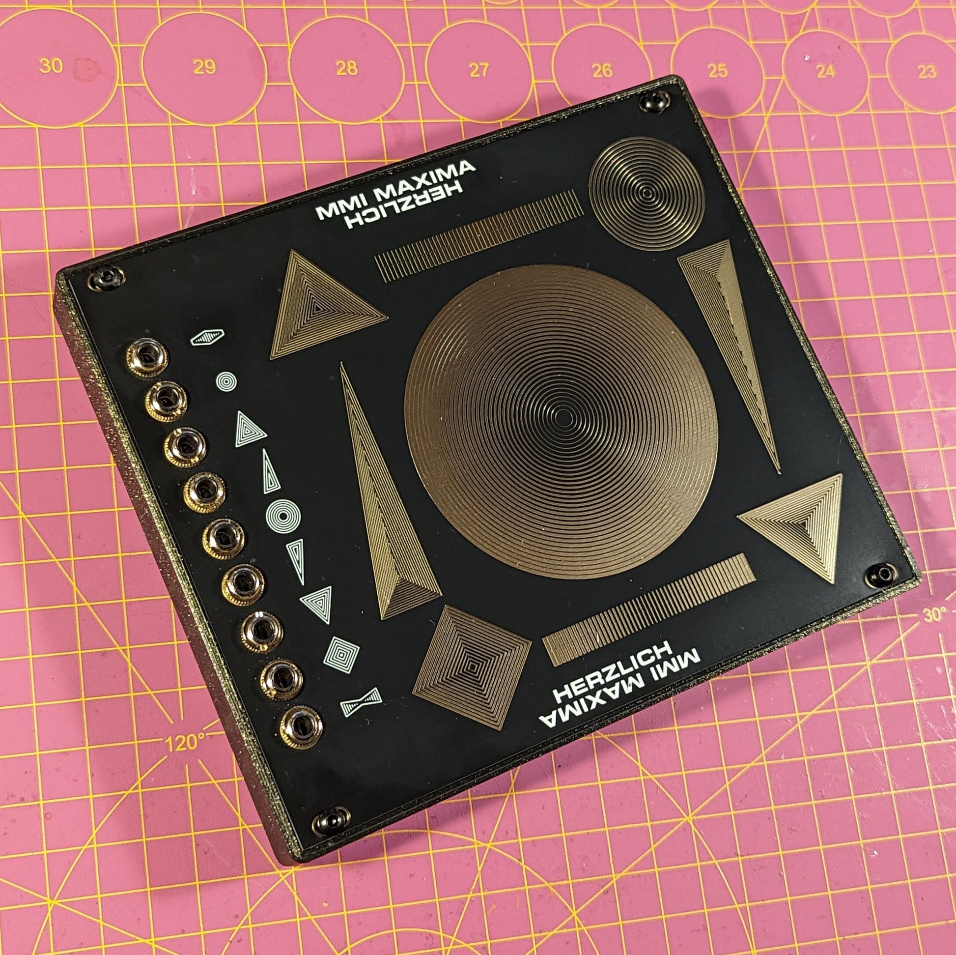 MMI Maxima - standalone gesture, touch and pressure controller for Eurorack and modular synthesizers in 30hp