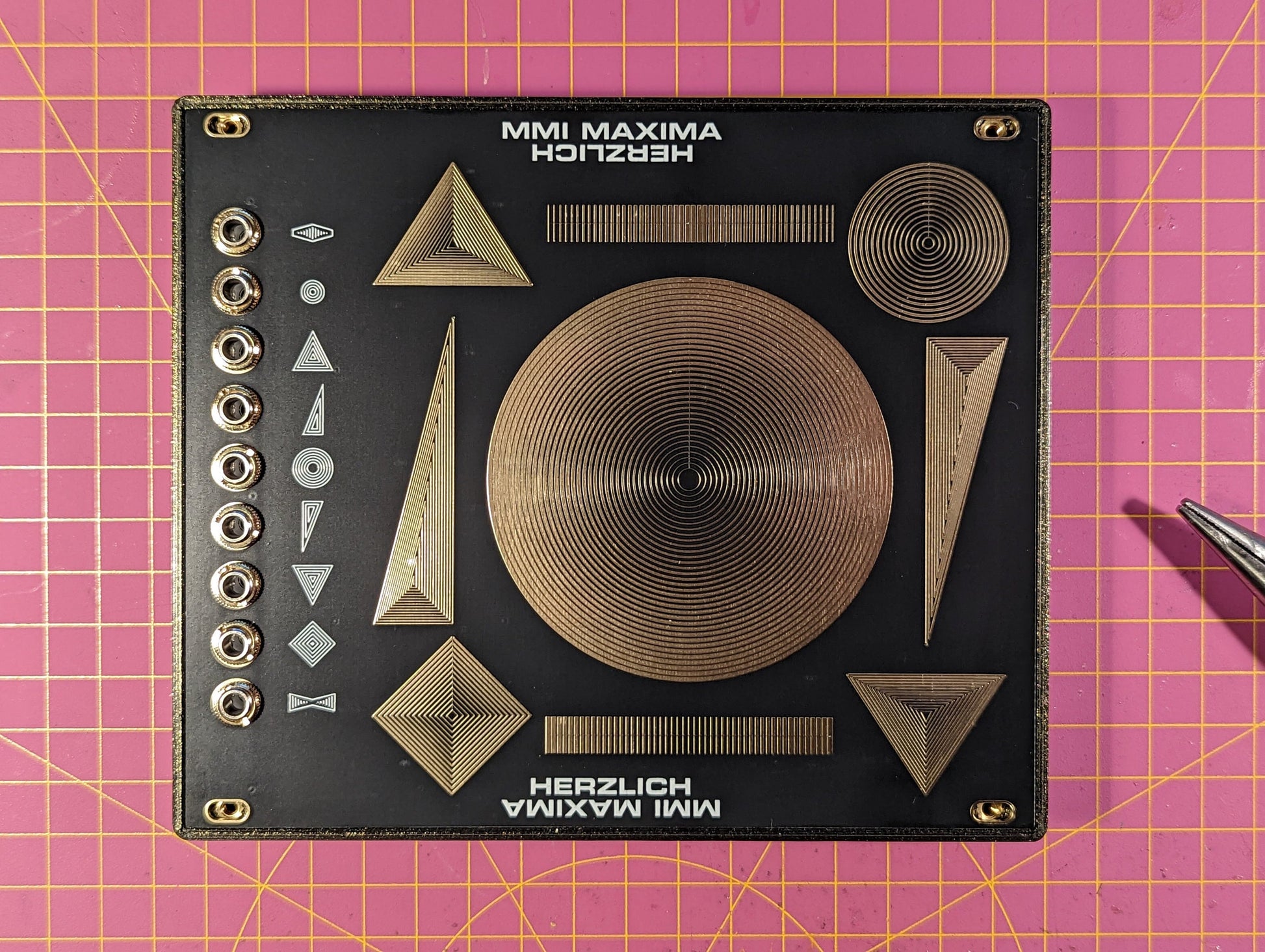 MMI Maxima - standalone gesture, touch and pressure controller for Eurorack and modular synthesizers in 30hp